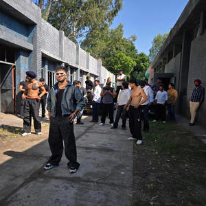 Kdo Kithe (feat. Sardar Sidhu)