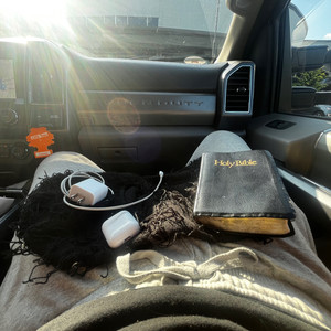 Holy40 - malachi (Explicit)