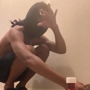 walkinintahell (feat. Vlorich) (Explicit)