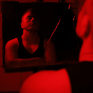 От этих глаз