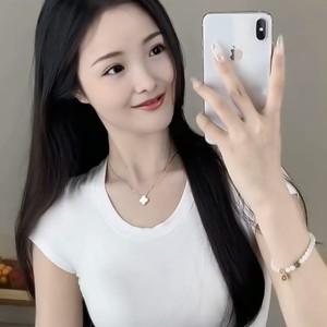 利利一笑嫣然
