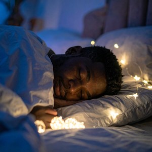 Luna Dormida - El Abrazo De La Noche Reconforta Suavemente