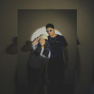 Es Tarde Ya (feat. Yiyeel)