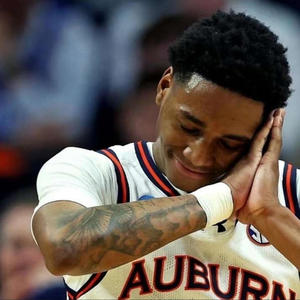 Left In The Past (feat. LuhMelly) (Explicit)