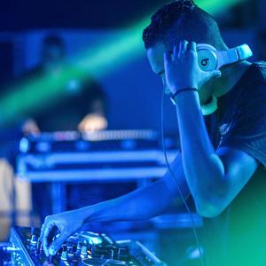 Bota elas pra sentar