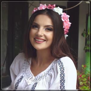 Într-un sat lângă o poartă