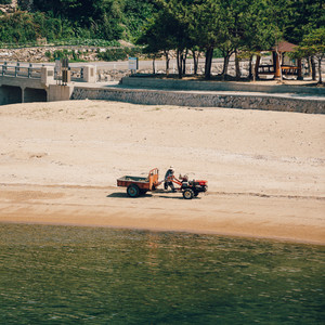 은모래해변에서 (여름) (At Silversand Beach (Summer))