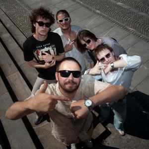 Ura je cajt (Don't Look Back) (feat. Skova) (Explicit)