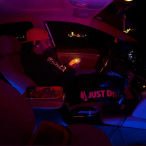 whip go ZOOM. (Explicit)