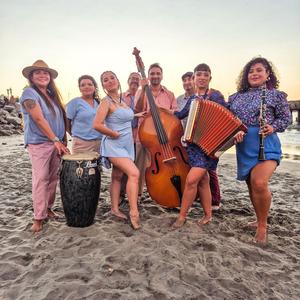 La Banalidad (feat. Mona Urbana) (Explicit)