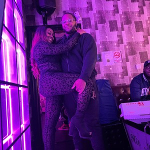 ROCK YO HIPS (feat. Londa) (Explicit)