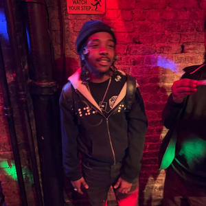 BLUE HUNNITS (feat. EVY & FLEA DIAMONDS) (Explicit)