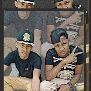 Tamo En El Party (feat. Deimon La Botica Popular)