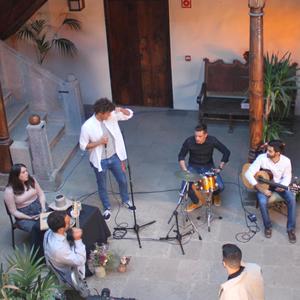 A paso lento(feat. Aidan Febles)(Directo)