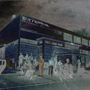 EXTERIEUR (Explicit)