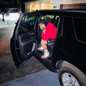 Airbnb (feat. Lil G Irvie) (Explicit)