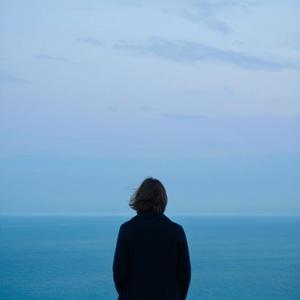 Li桃子 - 我学着不去担心得太远