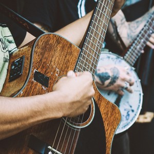 Good Ol' Country Music (feat. Sam MacGregor)