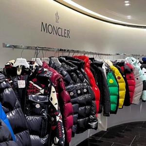 MONCLER (feat. Lil AKA Dani) [Explicit]