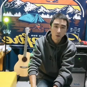 黑暗忧伤 (伴奏)