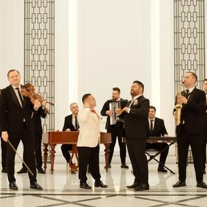 Paharele, paharele (feat. Adrian Minune & Orchestra Moldovlaska)