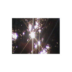 el tipo que se quebró las uñas (por querer agarrar un corazón dibujado en el pavimento)