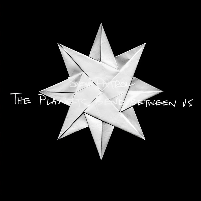 ThePlanetsBendBetweenUs封面