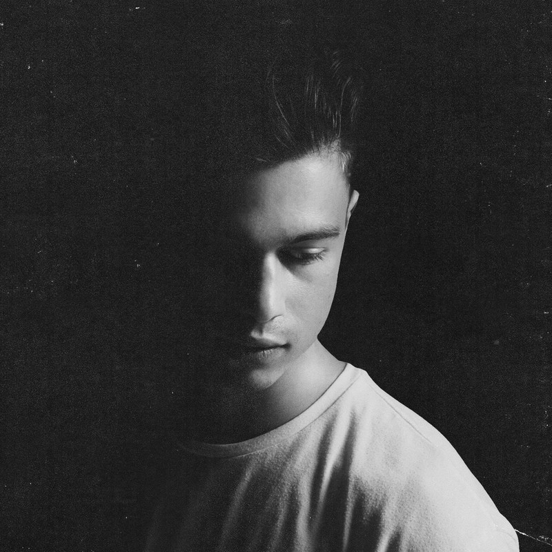 HotelRoom(Explicit)封面