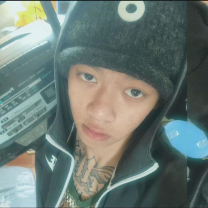 Lacky封面
