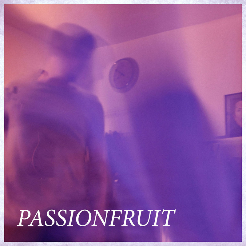 Passionfruit封面