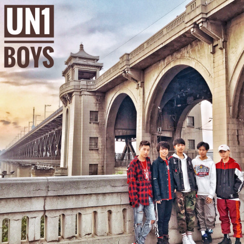 Boys封面