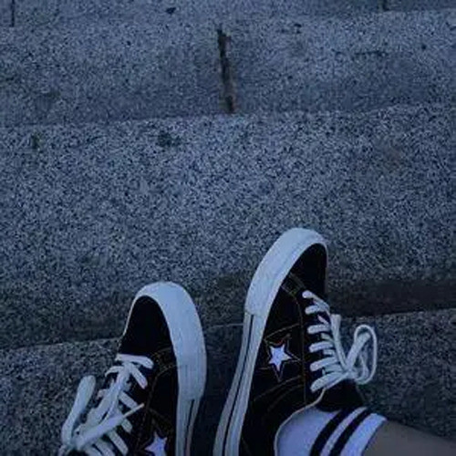 PeopleAlwaysLikeToMistakeShortAnd封面