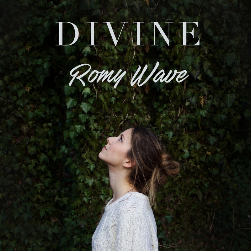 Divine封面