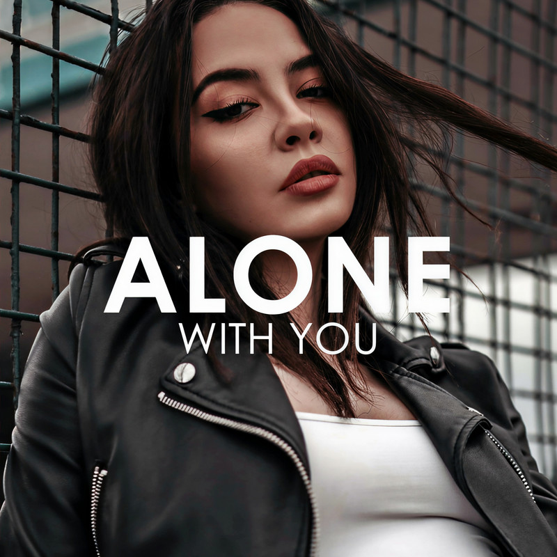 AloneWithYou封面