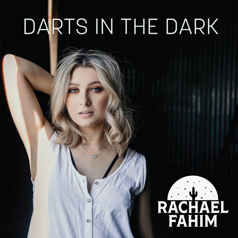 DartsintheDark封面