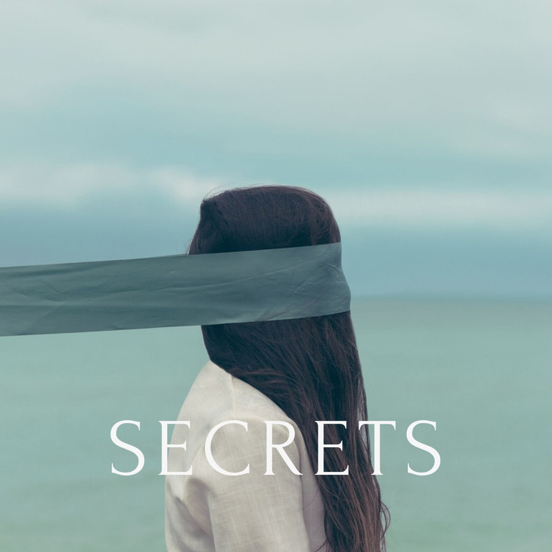 Secrets封面