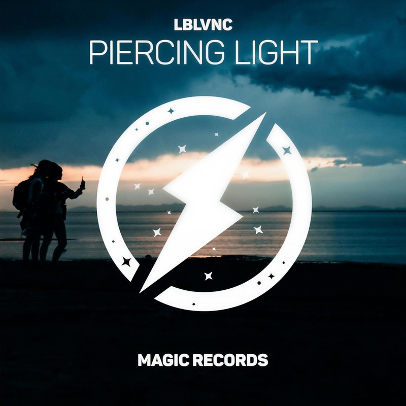 PiercingLight封面