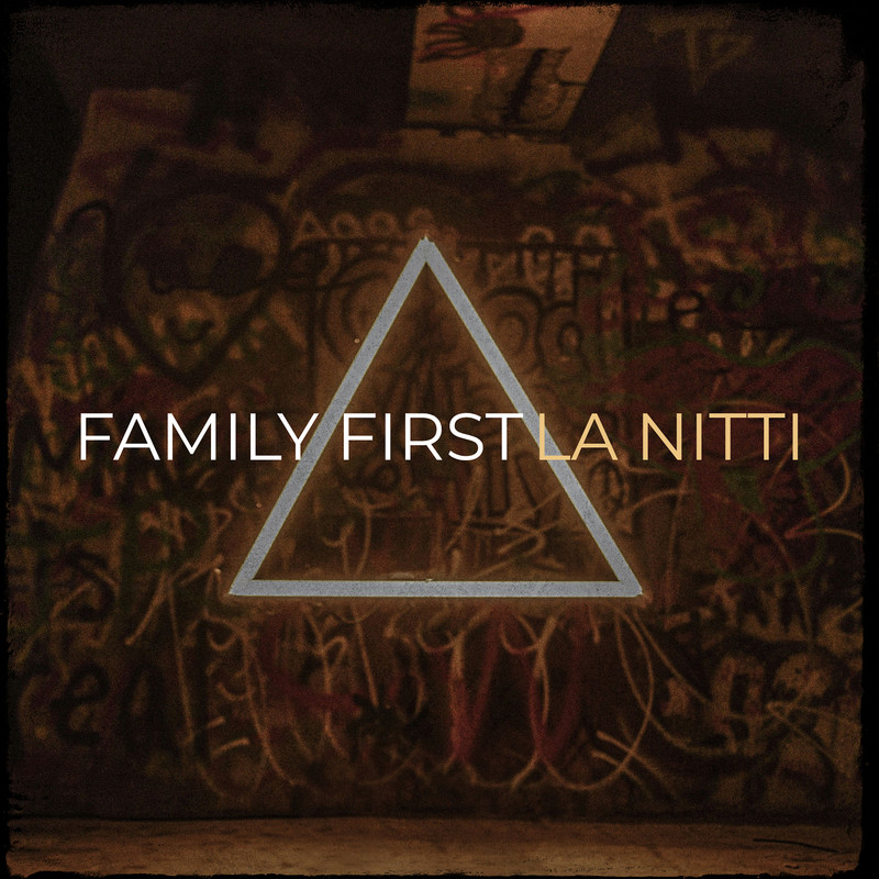 FamilyFirst封面