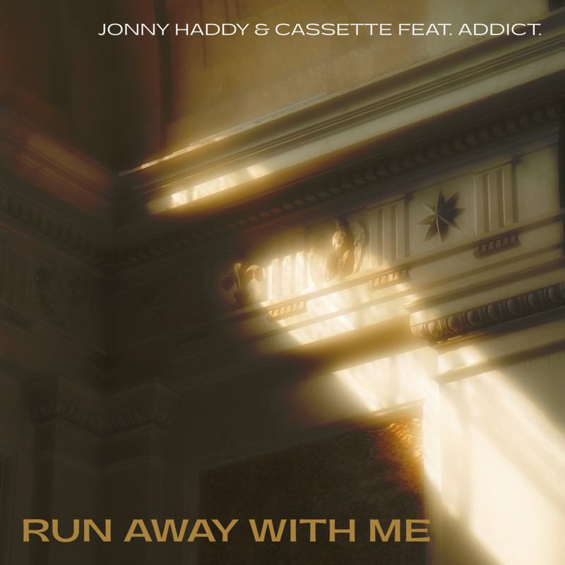 RunAwayWithMe封面