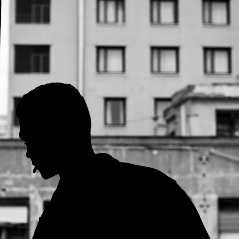 6.ALONE封面