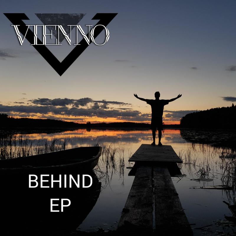 BEHIND封面