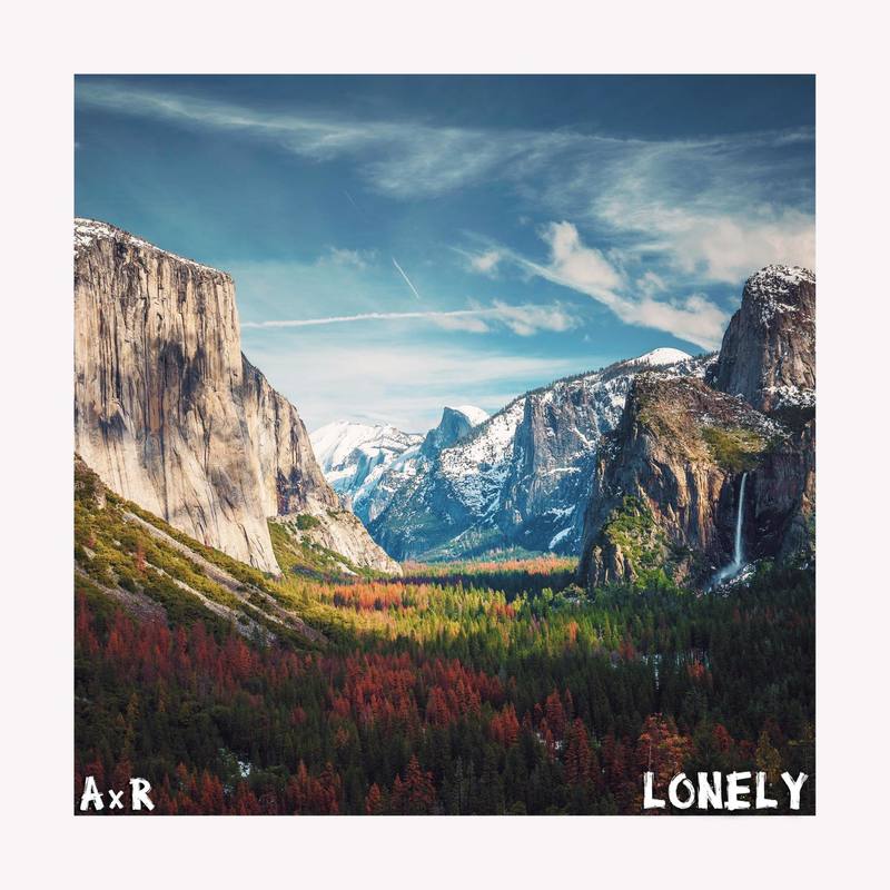 lonely封面