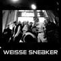 WEISSE SNEAKER / JOGGA (Explicit)