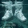 Schritte unter Wasser (Explicit)