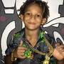 Cheio de cordão de ouro