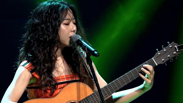 新人唱作人stella jang带来《星期一病假》 轻快曲风配上小姐姐慵懒