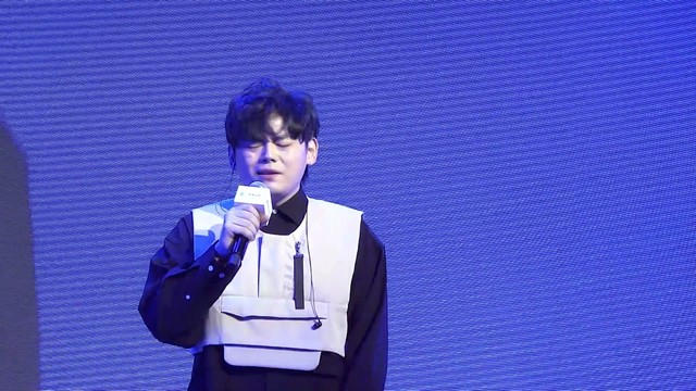 bomb比尔《蓝蓝的夜-比尔的歌》-2021腾讯音乐由你榜校园热live广州站