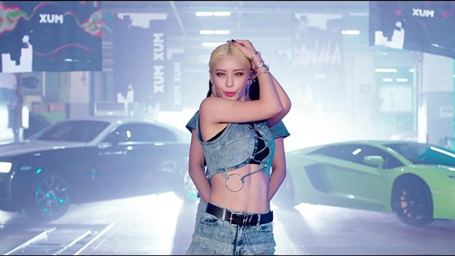 "差不多一米宽的信仰 我坐着喝味增汤"