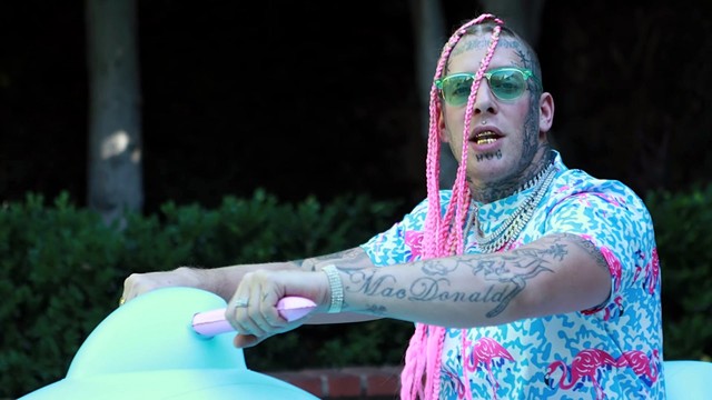 tom macdonald-famous-高清mv在线看-qq音乐-千万正版音乐海量无损曲