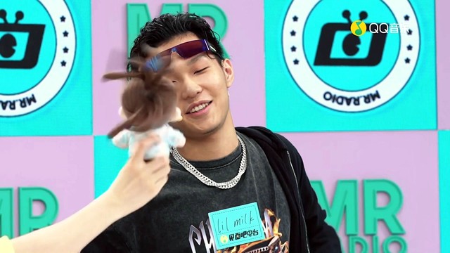 qq音乐见面吧电台官博 #lil milk暖心喊话小鬼#@lilmilk 在说唱侥目